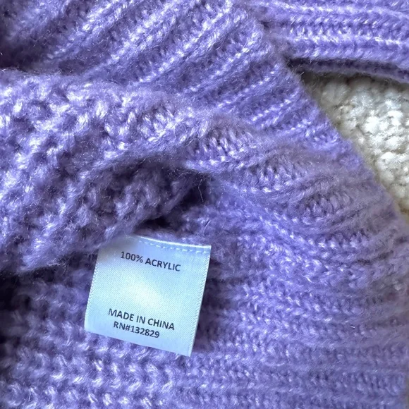 Like New Sweater From Lovers and Friends - Picture 4 of 4